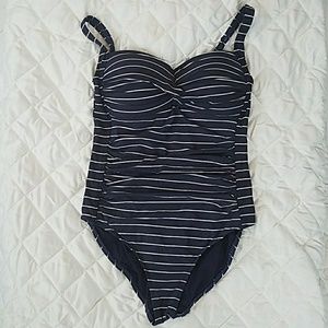 One Piece Swimsuit *Vintage Look*